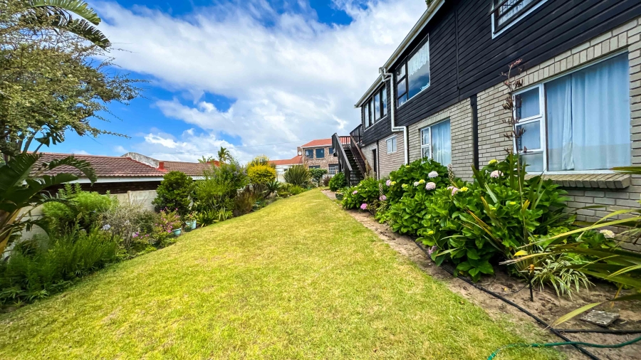 4 Bedroom Property for Sale in Dana Bay Western Cape